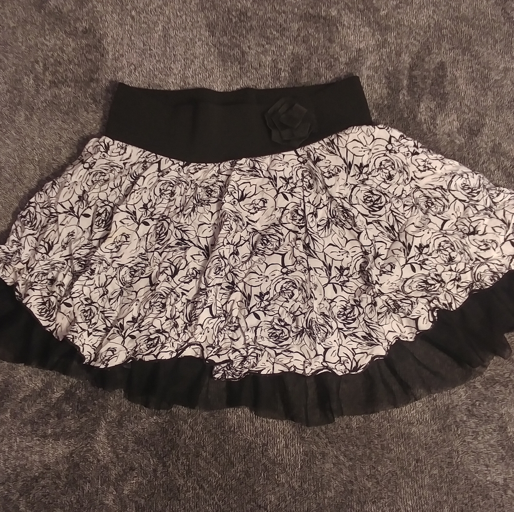 Floral mini skirt